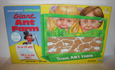 NEW VTG USA Made Uncle Milton's Giant Ant Farm Ages 8 and up 10"x15"