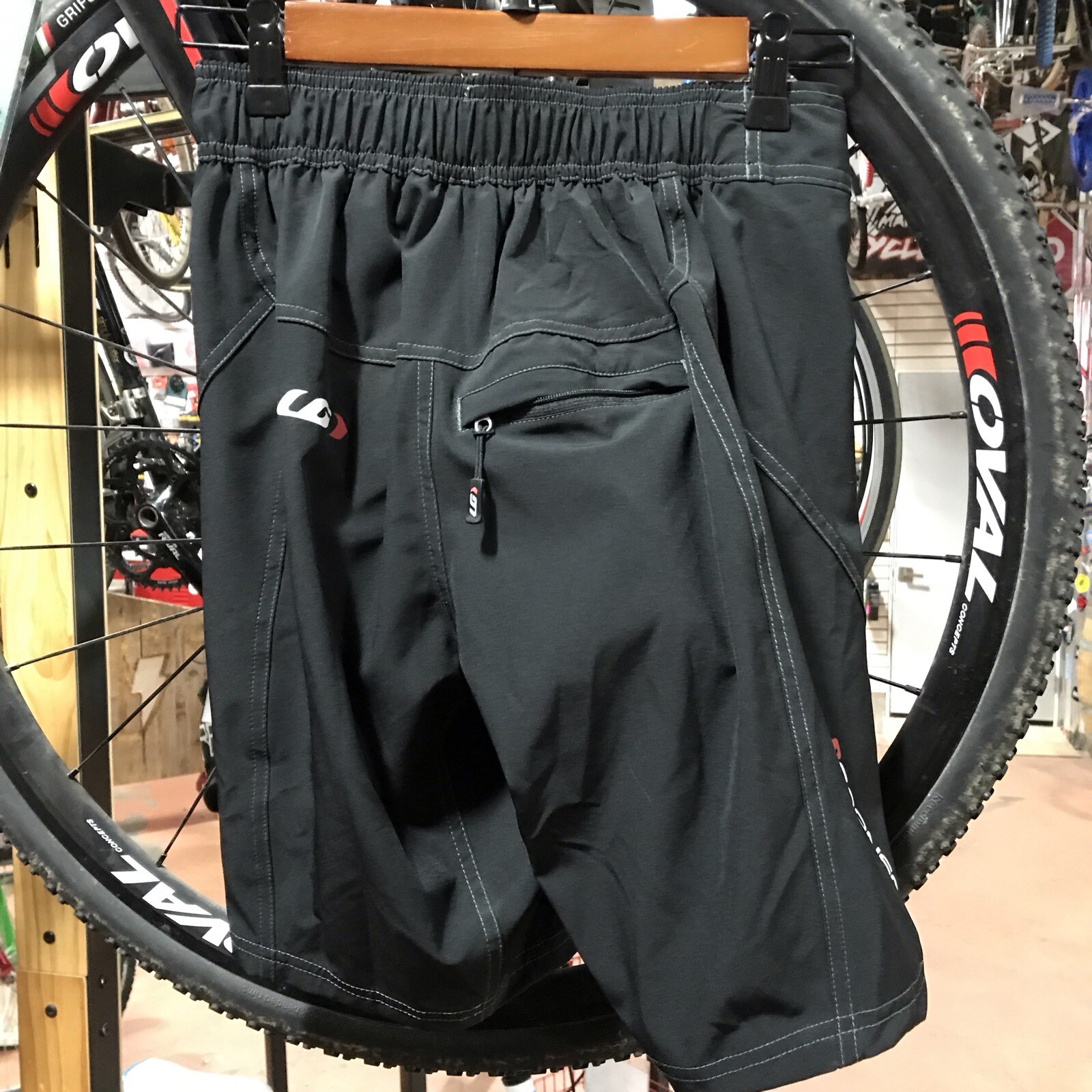 Louis Garneau Kids Range Bike Cycling Padded Shorts JR Black Size Large