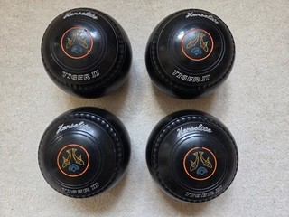 Henselite Tiger Lawn Bowls Size 2 Heavy ( could do with a polish )