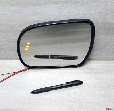 2005-2008 TOYOTA SIENNA FRONT LEFT SIDE DOOR MIRROR GLASS WITH TURN SIGNAL OEM