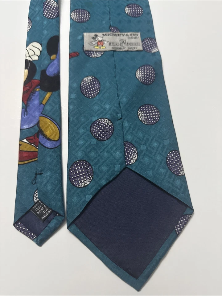 Corbata de golf Disney Mickey & Co. diseño Atlas para hombre 100 % seda hecha en EE. UU. Foto 4 de 4