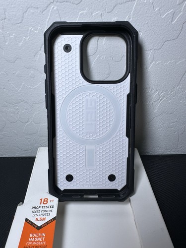 Coque UAG Pathfinder iPhone 16 Pro - Blanc, robuste, MagSafe, testée goutte - Photo 3 sur 4