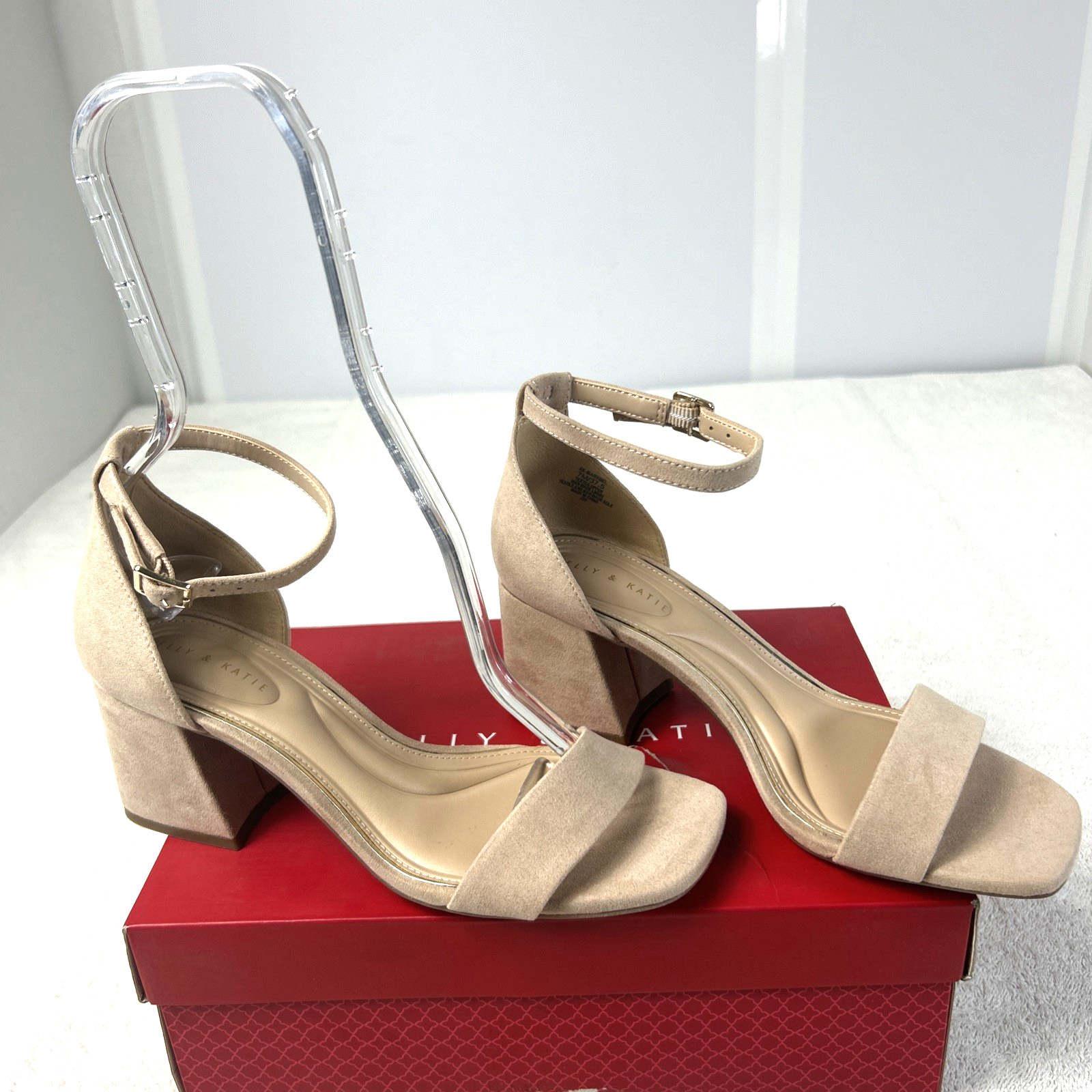 Kelly & Katie Size 7 Fawn KK Marybel Block Heel 2.5 