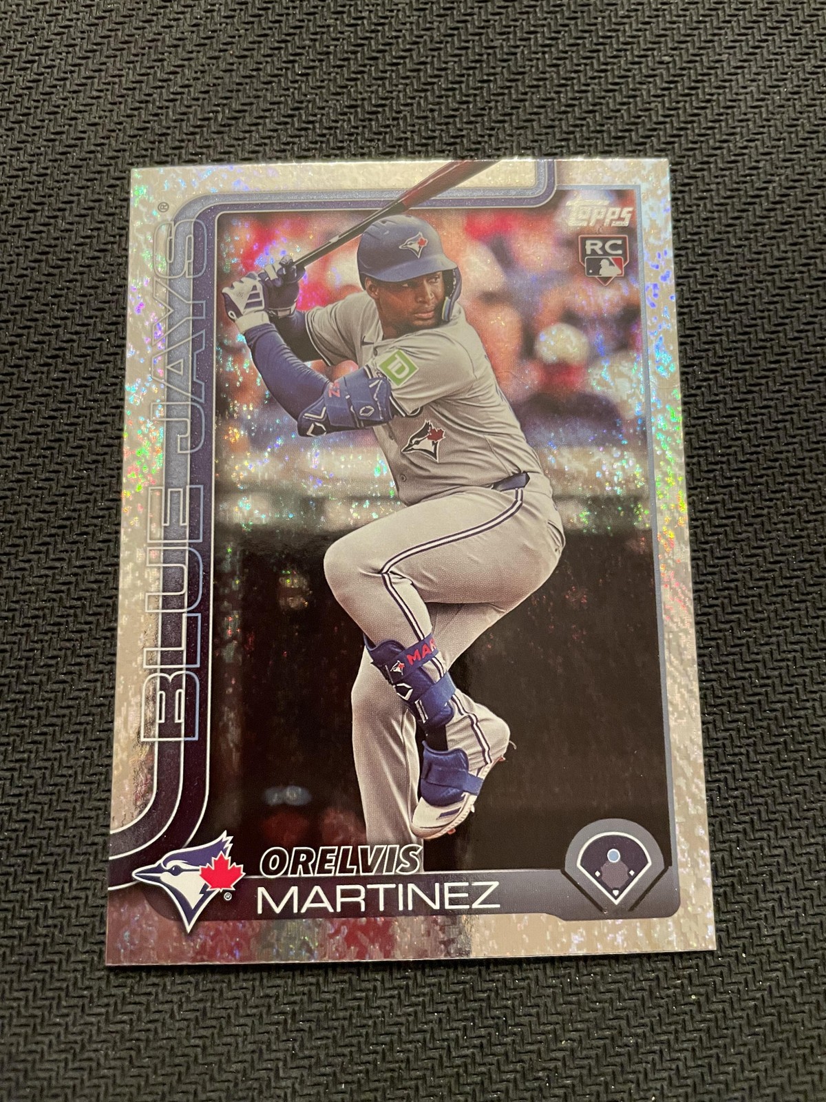 2025 Topps #18 Orelvis Martinez Holo Foil