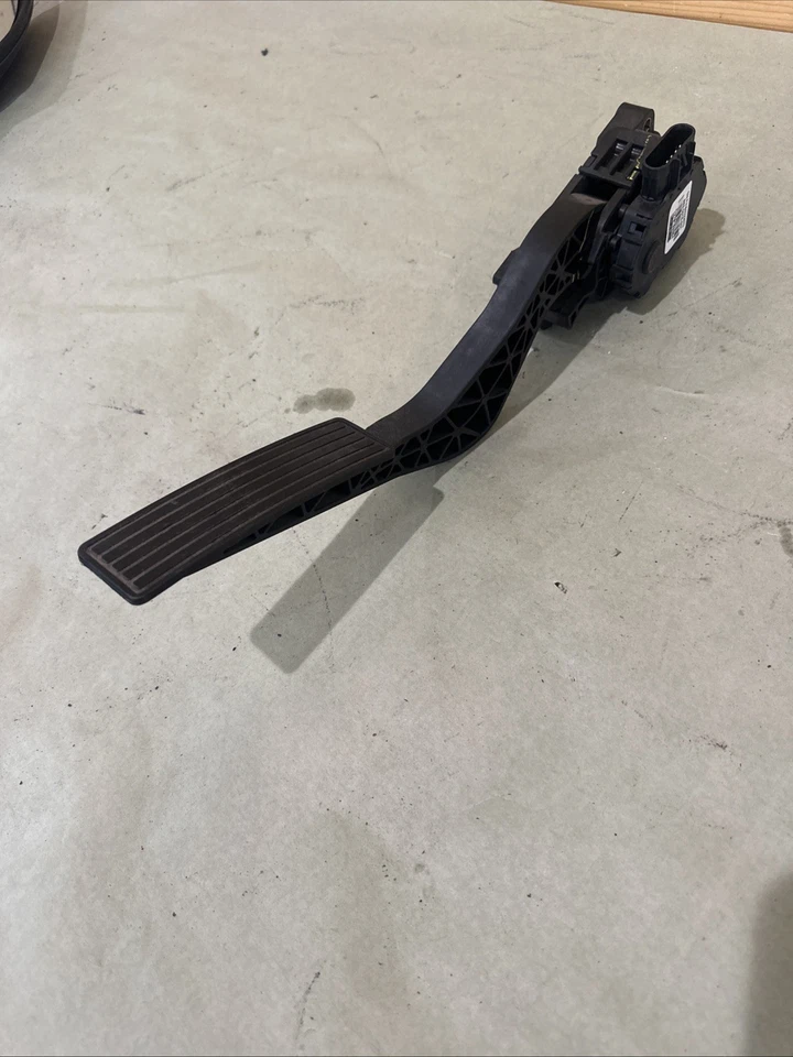 Pedal de acelerador 84022579 para Chevrolet Equinox GMC Terrain 2010-2017 Foto 3 de 4