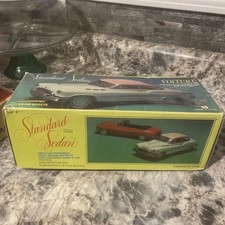 Vintage Voiture Buick Standard Sedan Friction Powered Toy Car