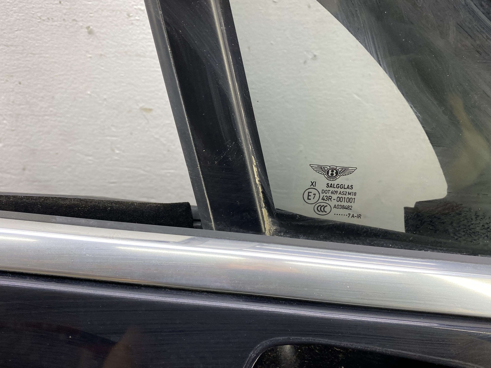 Bentley Bentayga 2015-2020 Front Right Door framework