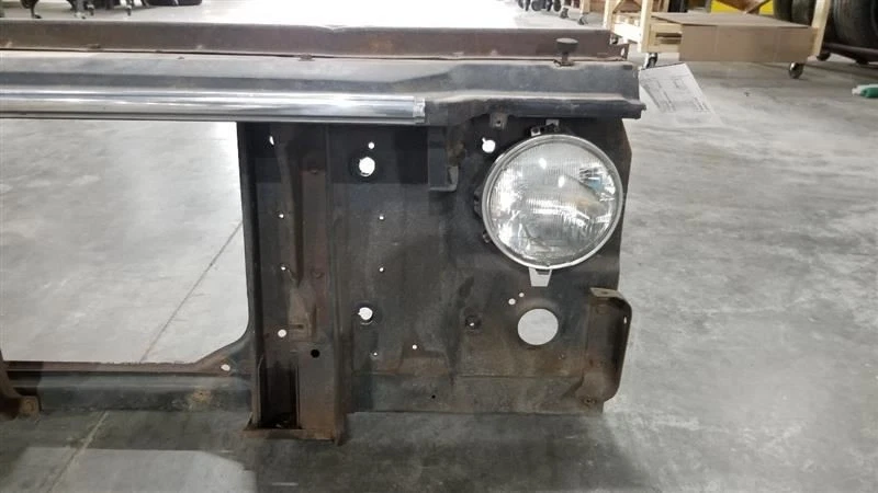 77 GMC C 10 1500 RADIATOR CORE SUPPORT 5.7L Foto 4 de 4