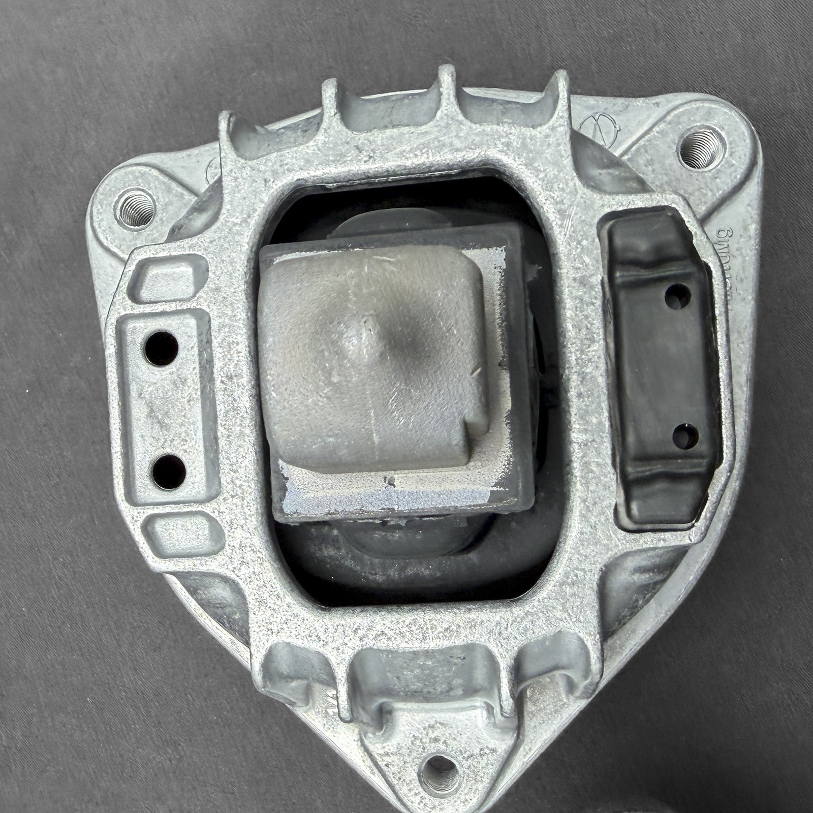Left and Right Engine Mountings 22116852147 for Rolls-Royce DAWN BMW 760Li