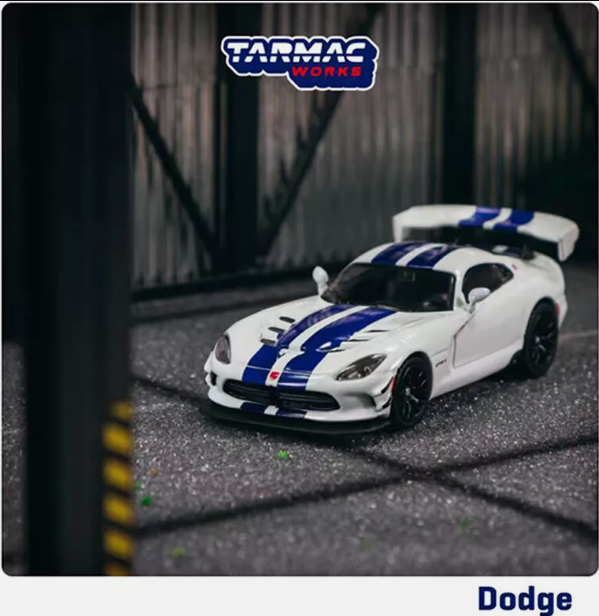 Tarmac Works Global 64 Dodge Viper ACR Extreme Commemorative Ed