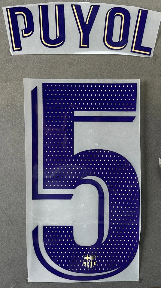 Juego de nombre y número para fútbol local/fuera Barcelona La Liga 2022/2023 Foto 3 de 4