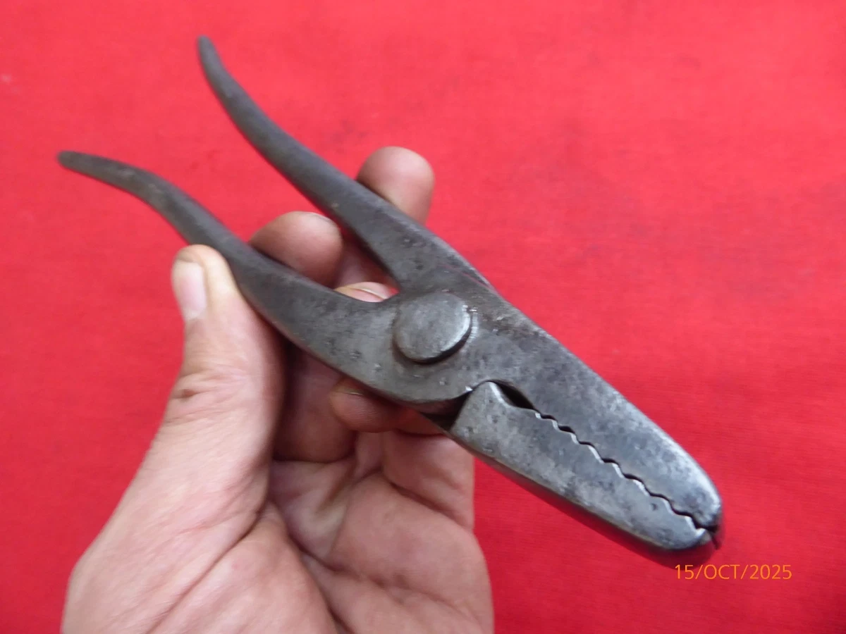 N° 4 OLD tool, outil ancien de Cordonnier bottier, forme à chaussure