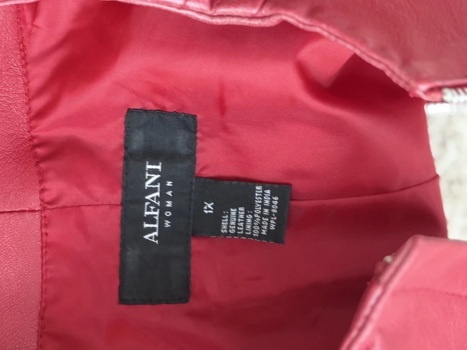 Chaqueta de cuero roja Alfani para mujer 1X puede verse muy bien como un look de gran tamaño Foto 4 de 4
