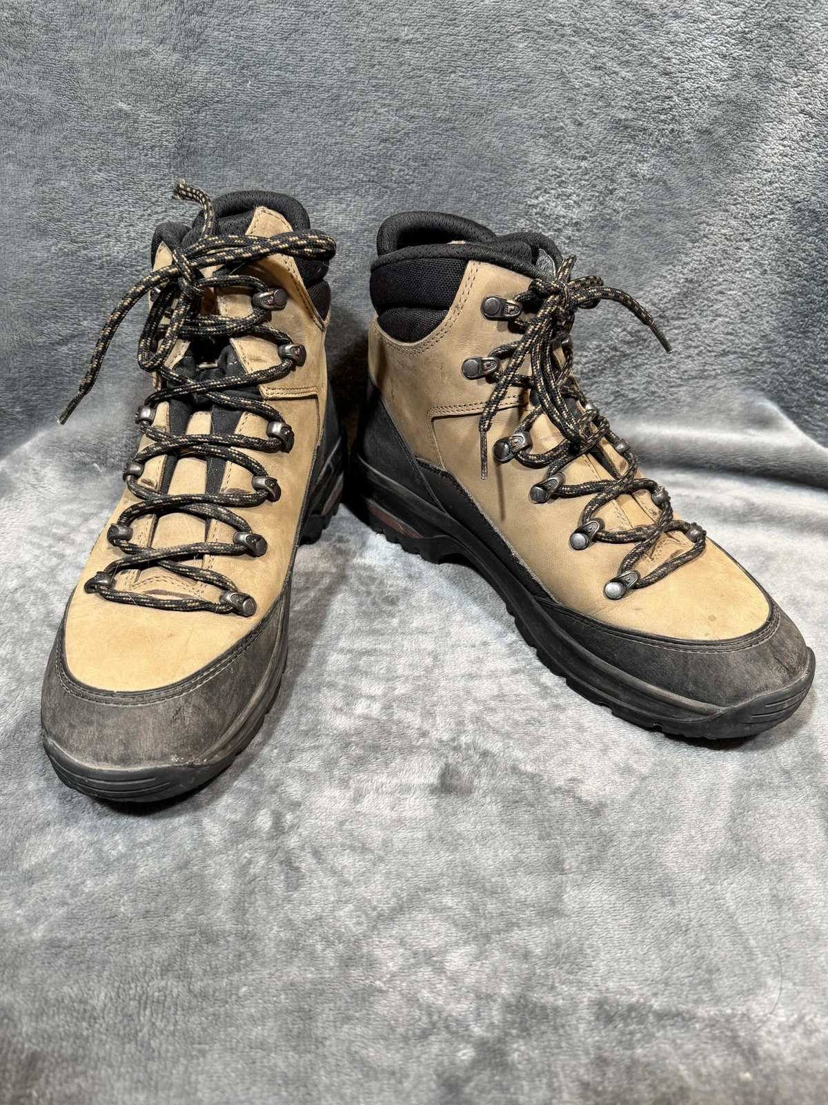 Lowa Boots Mens Size 8.5 Brown Waterproof Ankle Hiking Camping Vibram
Opens in a new window or tab