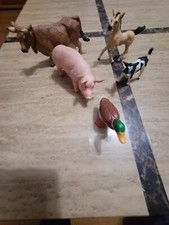 Safari LTD farm Animal Lot 5 animals total. All vintage from different years.