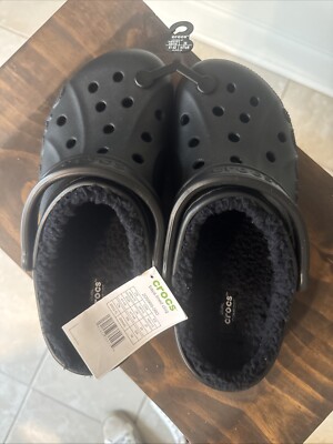 Men's Size 8/ Women 10 Crocs Unisex Adult Classic Fuzz Lined Clog