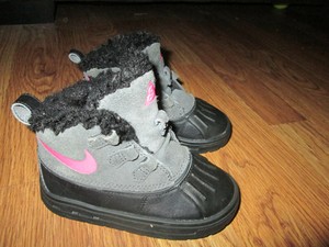 waterproof fuzzy boots