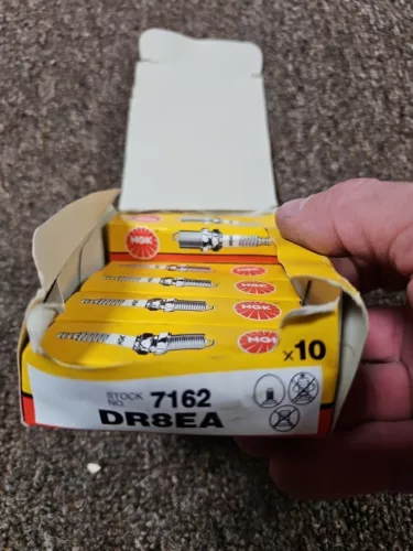 NGK - Standard Spark Plug (DR8EA) 7162 Lot/Set Of 6