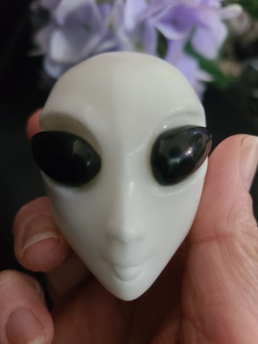 2" White Marble Obsidian Eyes Crystal Alien Head Skull - STAR BEING UFO -AREA 51 - Picture 5 of 15