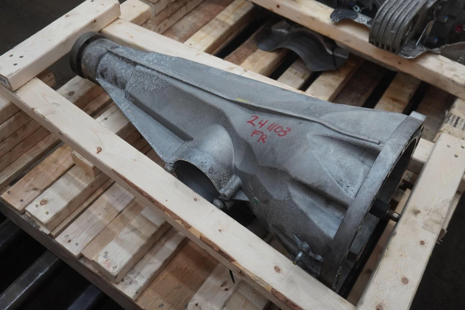 Conjunto de eje de carcasa de campana de transmisión 269701 OEM Ferrari California 2008-14 Foto 4 de 4