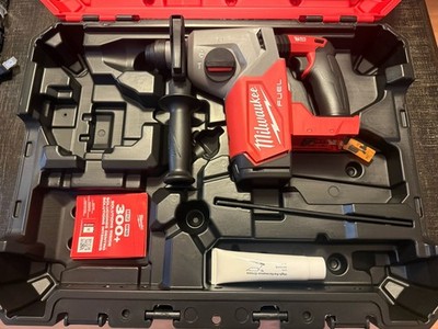 Milwaukee M18 FUEL 2912-20 Brushless Rotary Hammer - Red