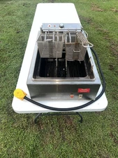 Wells F-101 Countertop Double Basket Electric Fryer 3 PHASE 208 V