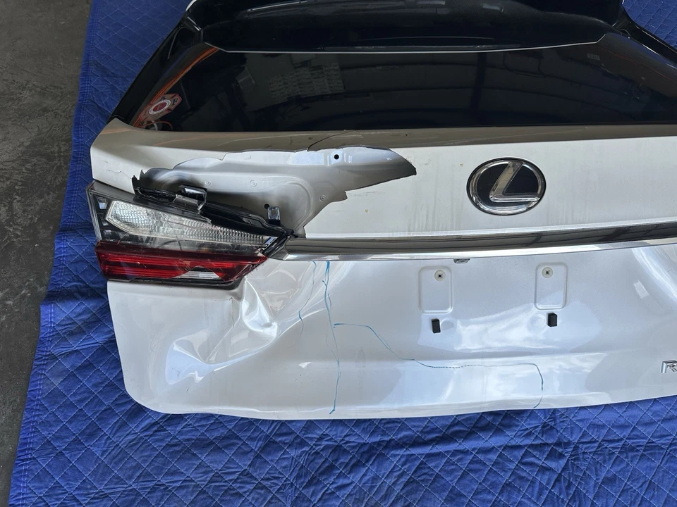 2016-2020 LEXUS RX350 RX450H TRUNK / TAILGATE / LIFTGATE WITH GLASS DARKBLUE #12 - Image 2 of 4