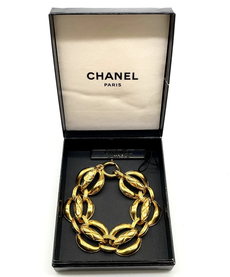 Auténtica pulsera Chanel redonda Matelasse Coco Mark 6 GP grabada con caja SK110566 Foto 3 de 4