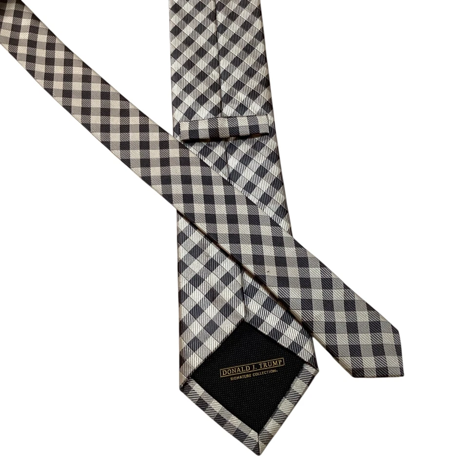 Corbata de Seda DONALD TRUMP President Signature Collection A CUADROS GRIS/BLANCO USADA EN EXCELENTE ESTADO Foto 3 de 3