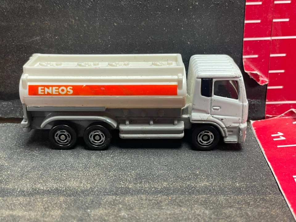Takara Tomy Tomica No.90 UD Truck Quon Eneos Tanker - Image 3 of 4