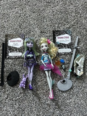 Monster High G1 OG Twyla & Dot Dead Lagoona Blue w/ Accessories & Diaries