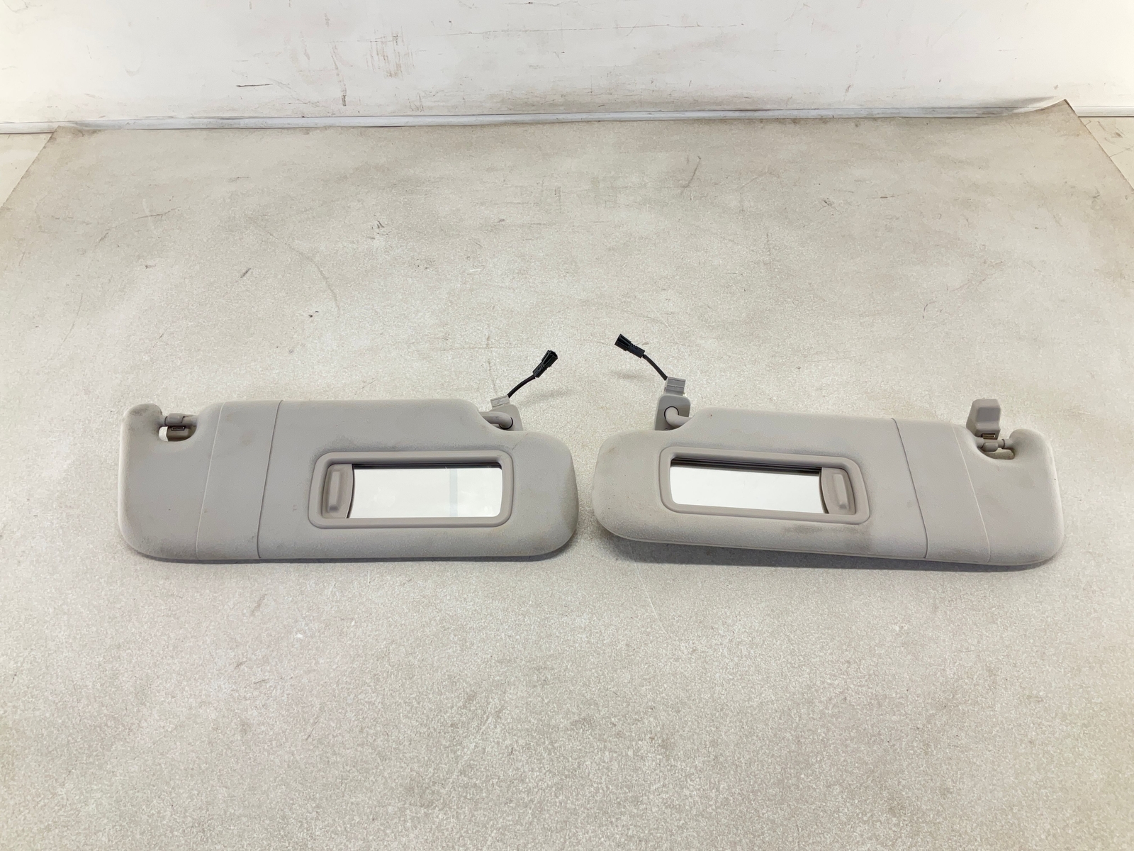 Maserati Levante 2017-2020 FRONT+RIGHT Sun visor
