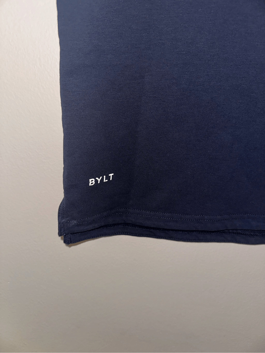 Men’s BYLT basic crew split hem Lux Tshirt Black … - image 3