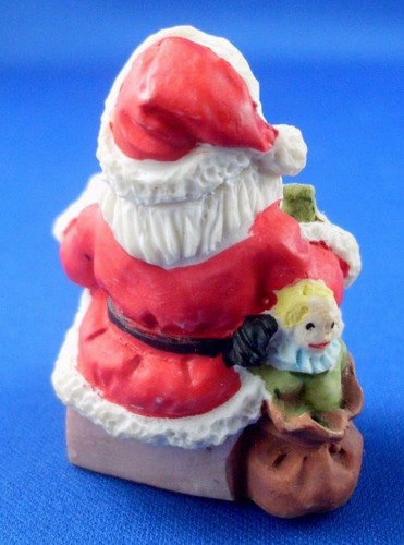 Christmas 3 MINIATURE Resin SANTA Figurines + BONUS FERRERO 1992 GNOME Figurine - Picture 8 of 12