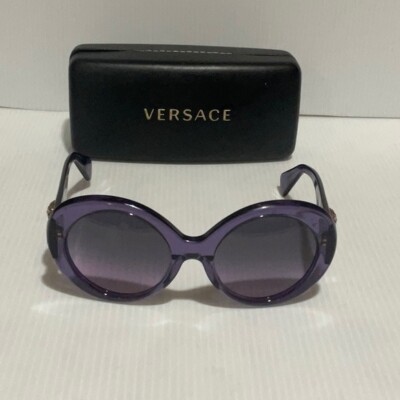 Versace woman display picture 3