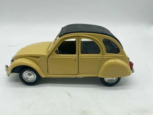 Auto di modellismo statico Politoys scala 1:25