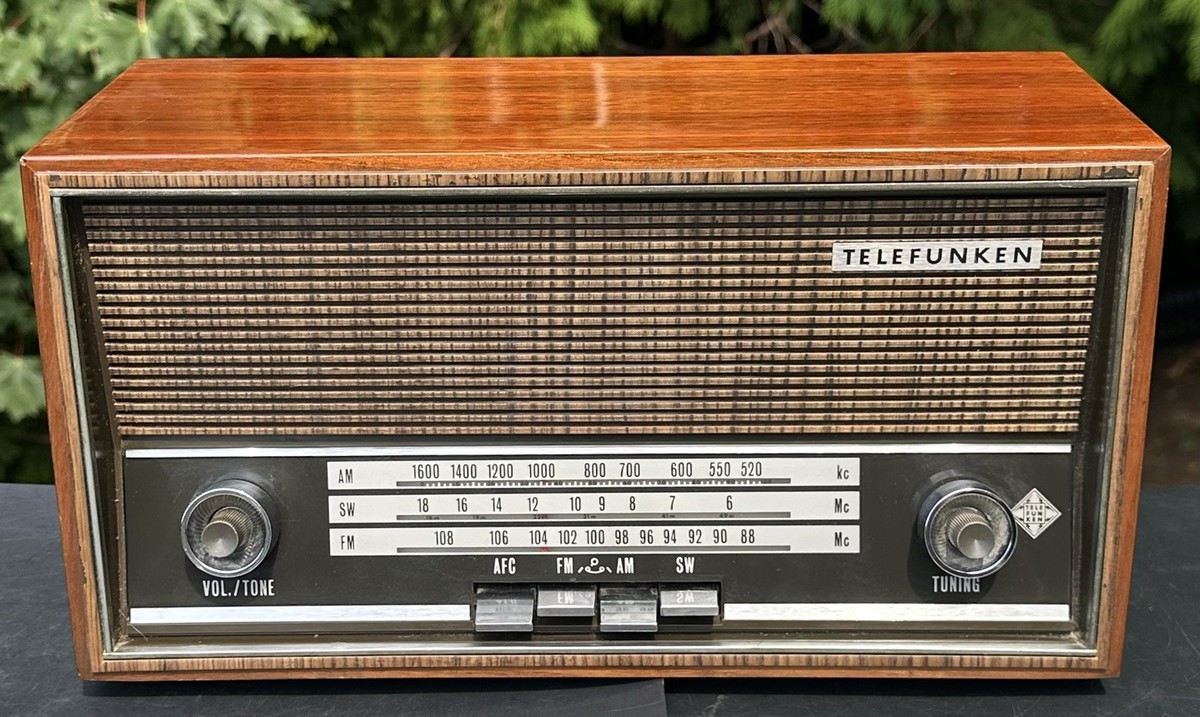 Vintage Telefunken Jubilate 205 Transistor Radio MCM Powers On As