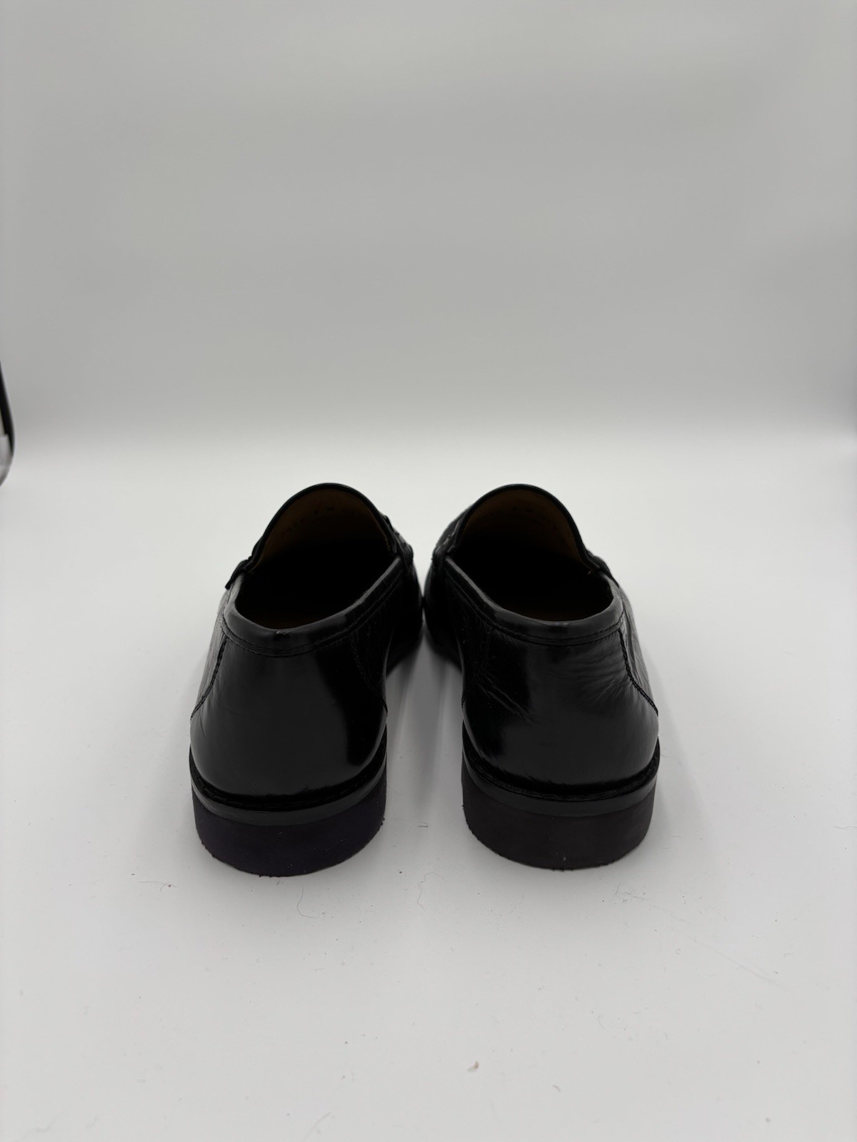 SAOLA Scarpe uomo Robert Zur nere in pelle con suola viola. Taglia 9M