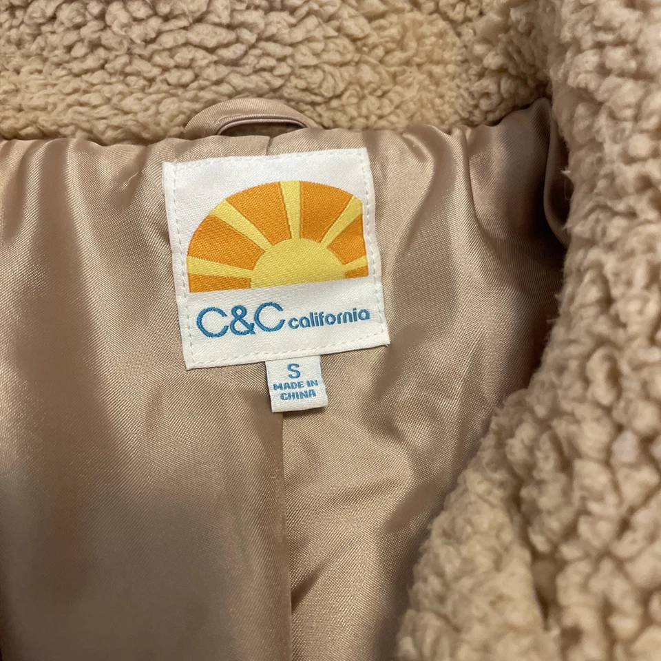 Chaqueta Sherpa C&C California Mujer Pequeña Tostada Peluche Polar Acogedora Abotonada Foto 3 de 4