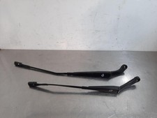 Audi A3 8V18VK Scheibenwischerarm vorne 8V1955407C