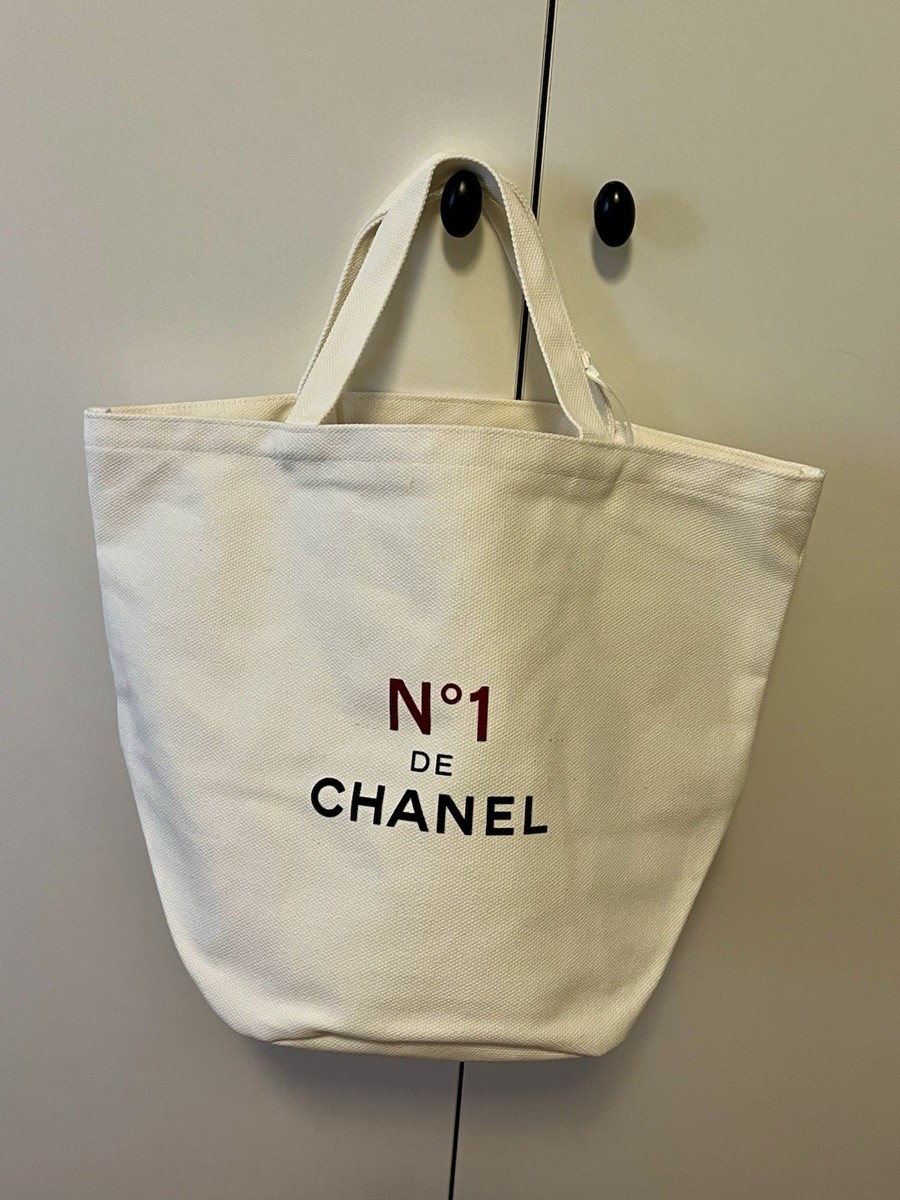CHANEL Beauty ノベルティバッグ CHANEL BEAUTE Novelty Tote Bag Bucket Shape N°1 DE Camelia WHITE