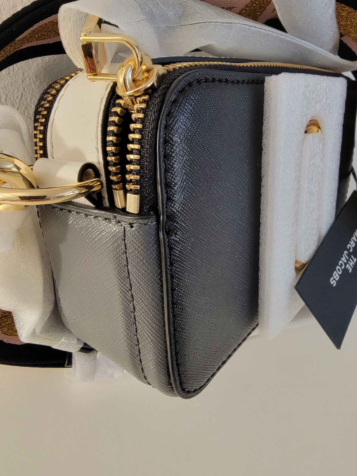 marc jacobs snapshot size