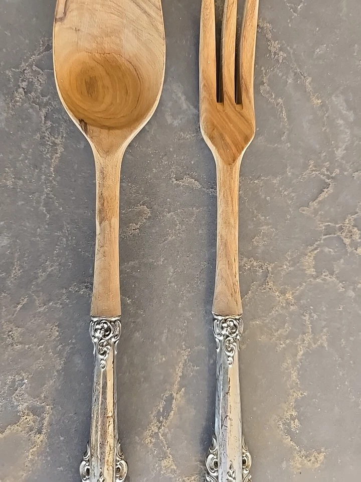 Tenedor y cuchara para servir ensalada de madera y plata esterlina barroca Wallace Grande  Foto 3 de 4