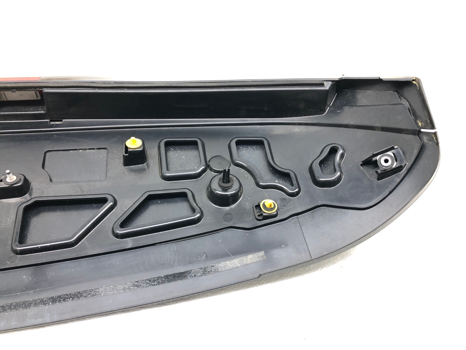 2017-2020 MASERATI LEVANTE REAR LIFTGATE ROOF SPOILER 3RD BRAKE LIGHT OEM #NOTES
