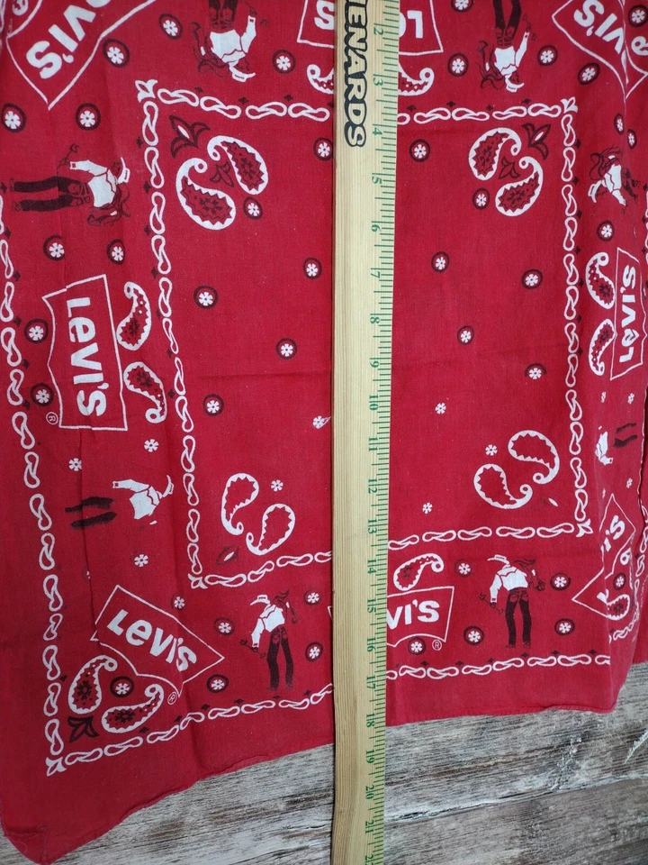 Bandana de Colección Levis Paisley Hecha en EE. UU. Lavado Rápido Rojo LVC 60s RARO Pañuelo Vaquero Foto 3 de 4