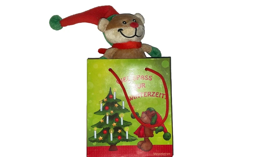 Perleberg Mützenknirpse Bär mit Mütze in Geschenktasche