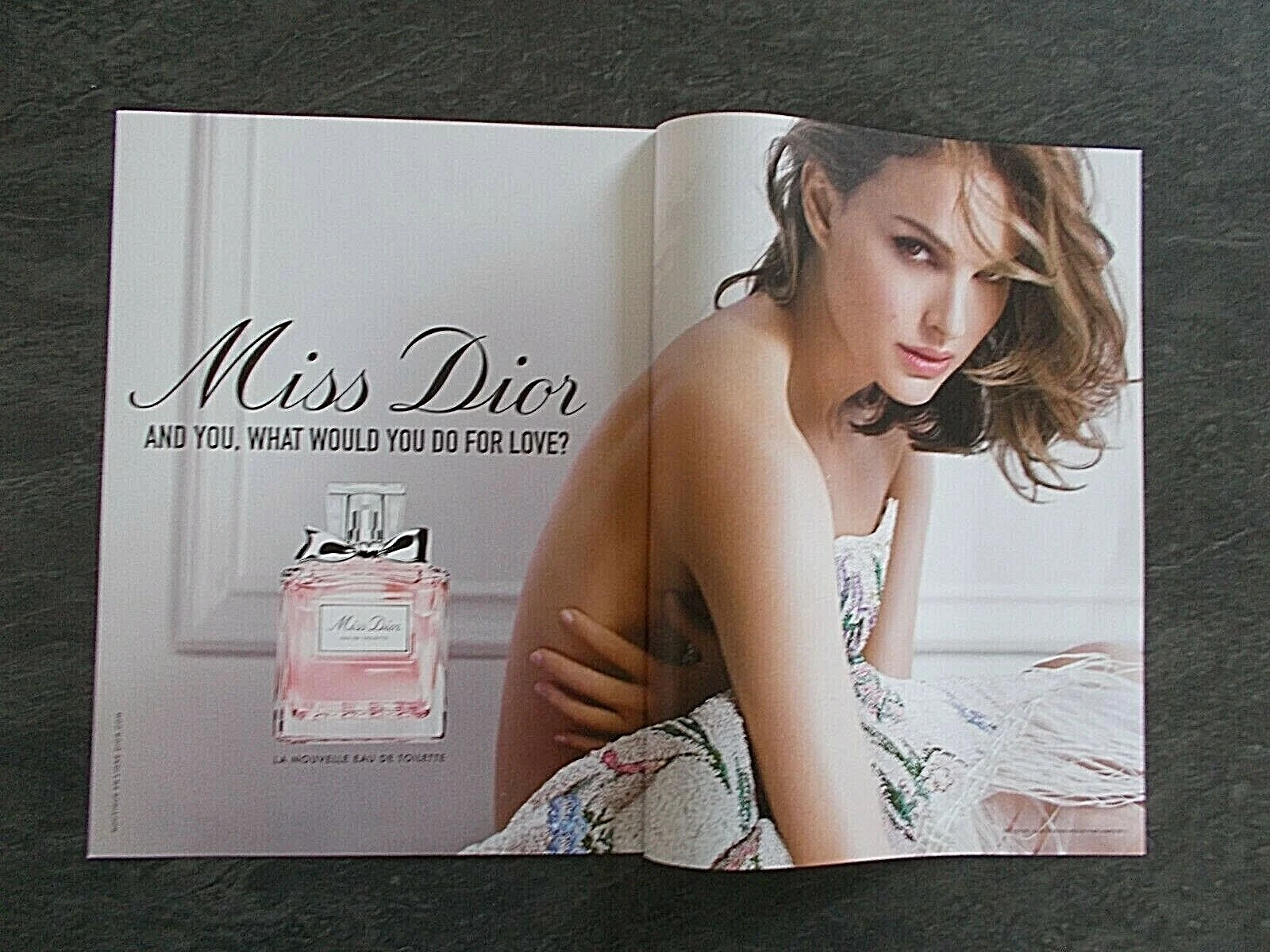 Publicité papier Parfum. Perfume ad. Miss Dior 2020 double page