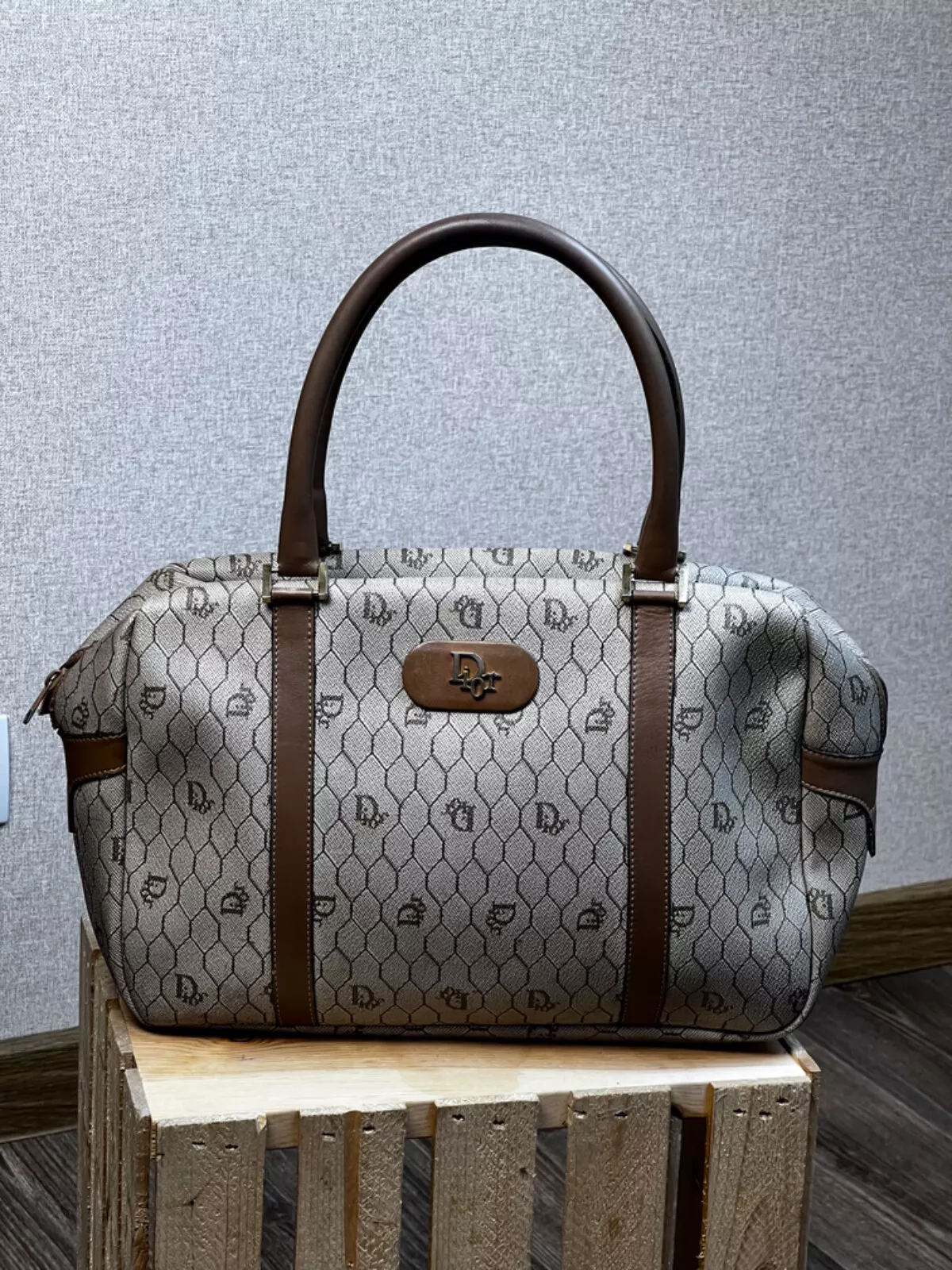 Sac bandoulière vintage années 90 Christian Dior monogramme cuir