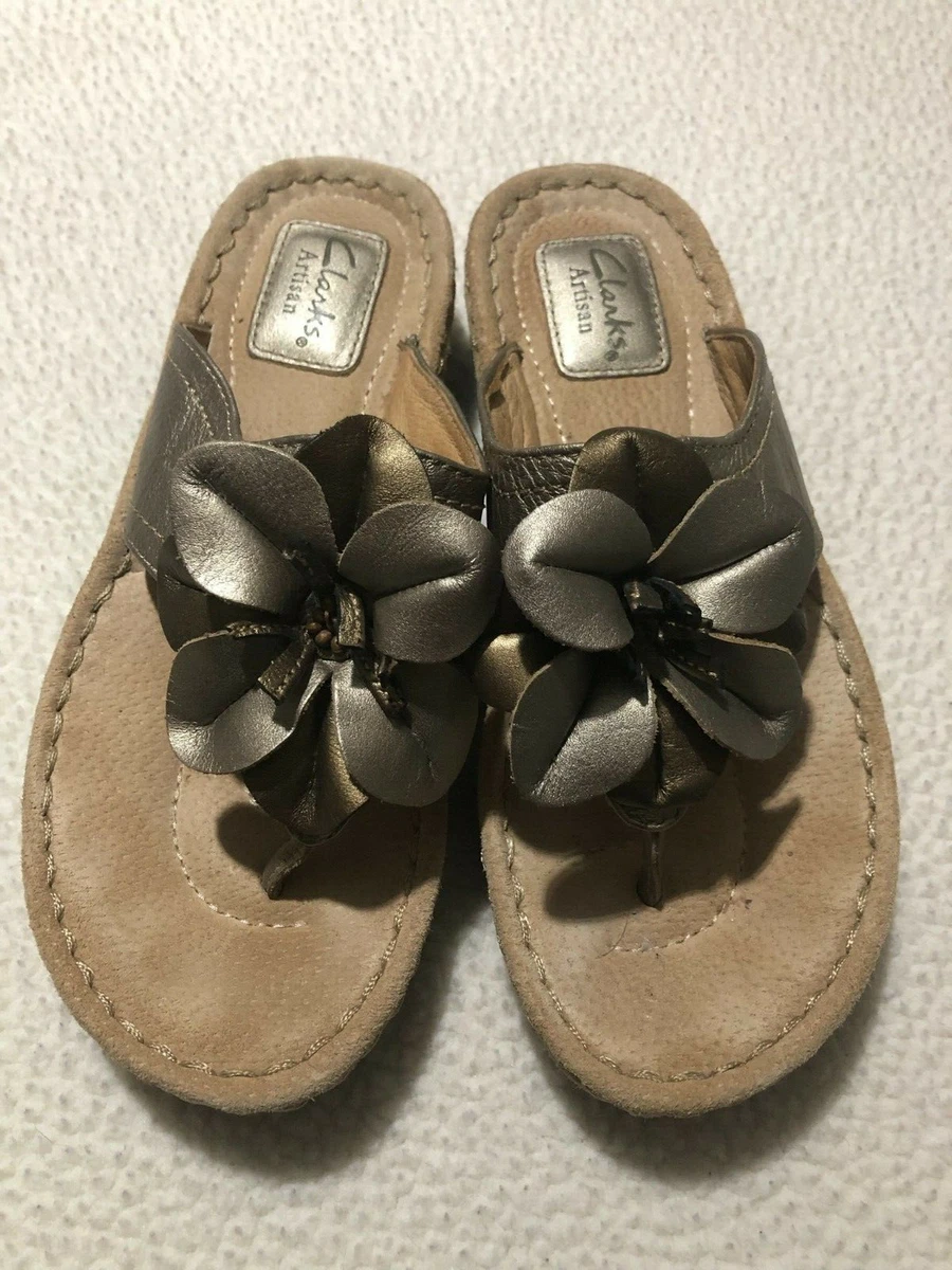 Clarks artisan hotsell flip flops