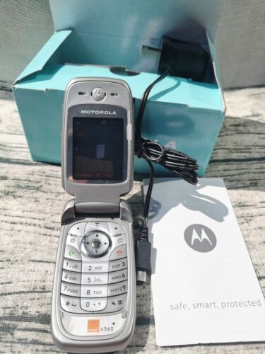 98% New  Motorola V360 (Unlocked) GSM 2G Classic Flip Cell Phone - 第 1/12 張圖片